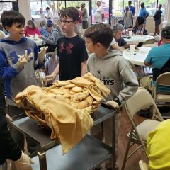 Water Oak Students Help Dinner Bell