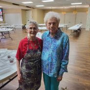 Waverly Club of Sulphur Springs Serve Dinner Bell